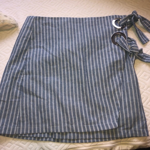 LF Dresses & Skirts - LF Mint Vanilla Skirt!